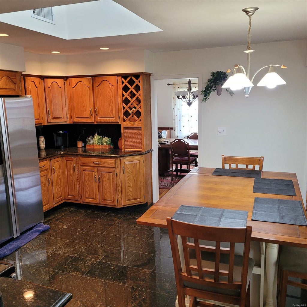 26 of 35 - 61 New Mill Road, Smithtown, NY
