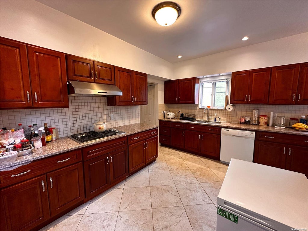 9 of 21 - 1916 29th St., Sheepshead Bay, NY