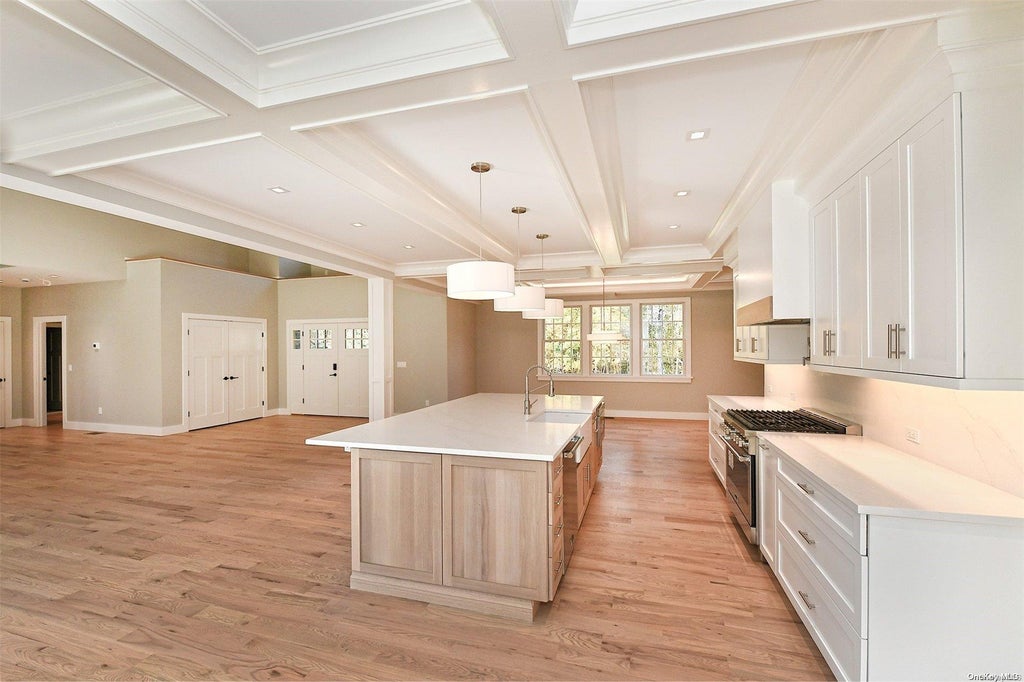 13 of 34 - 20 Waverly Avenue, Smithtown, NY