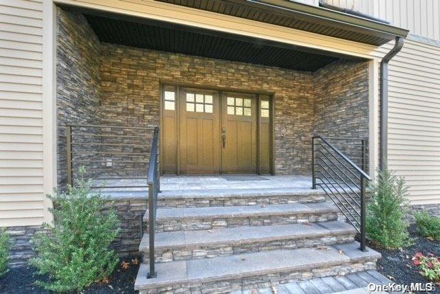 4 of 34 - 20 Waverly Avenue, Smithtown, NY