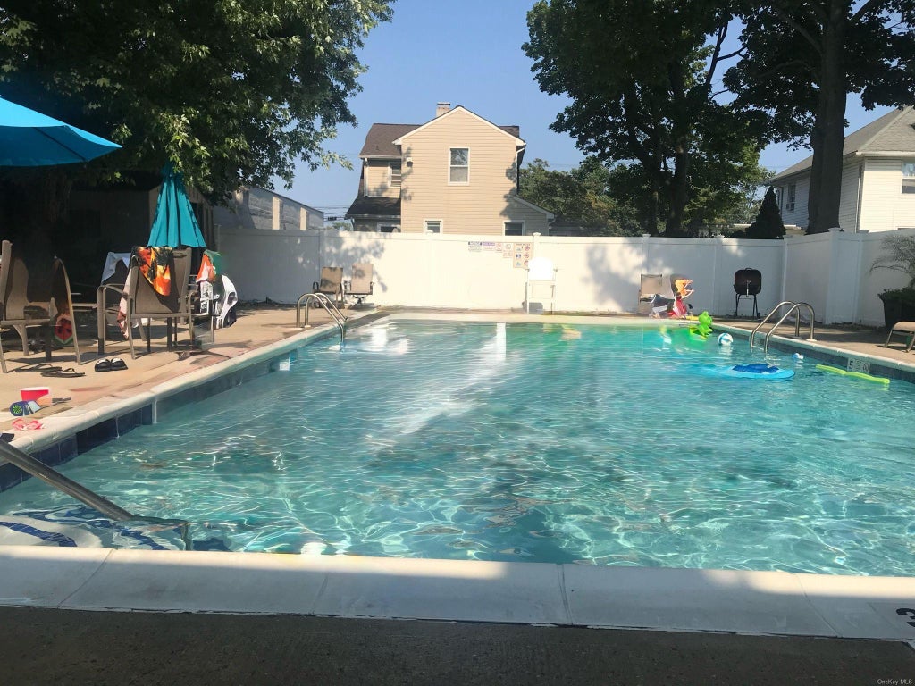 11 of 12 - 930 Merrick Road 21, Baldwin, NY