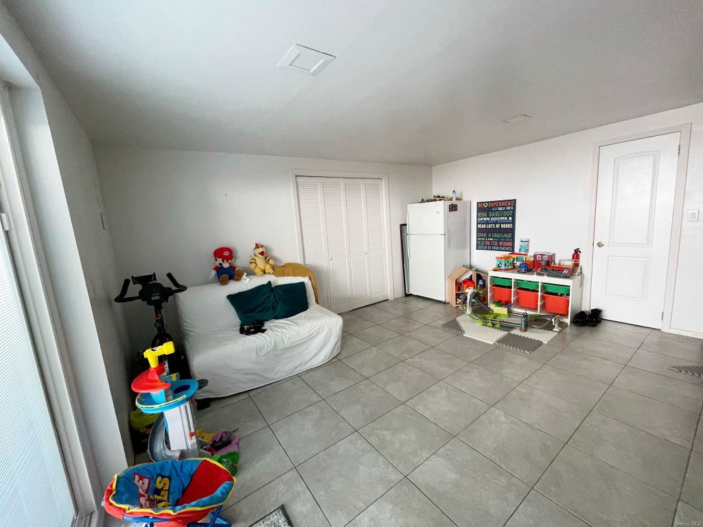 8 of 12 - 930 Merrick Road 21, Baldwin, NY