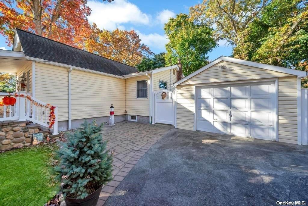 3 of 27 - 12 Gardiners Road, Sound Beach, NY