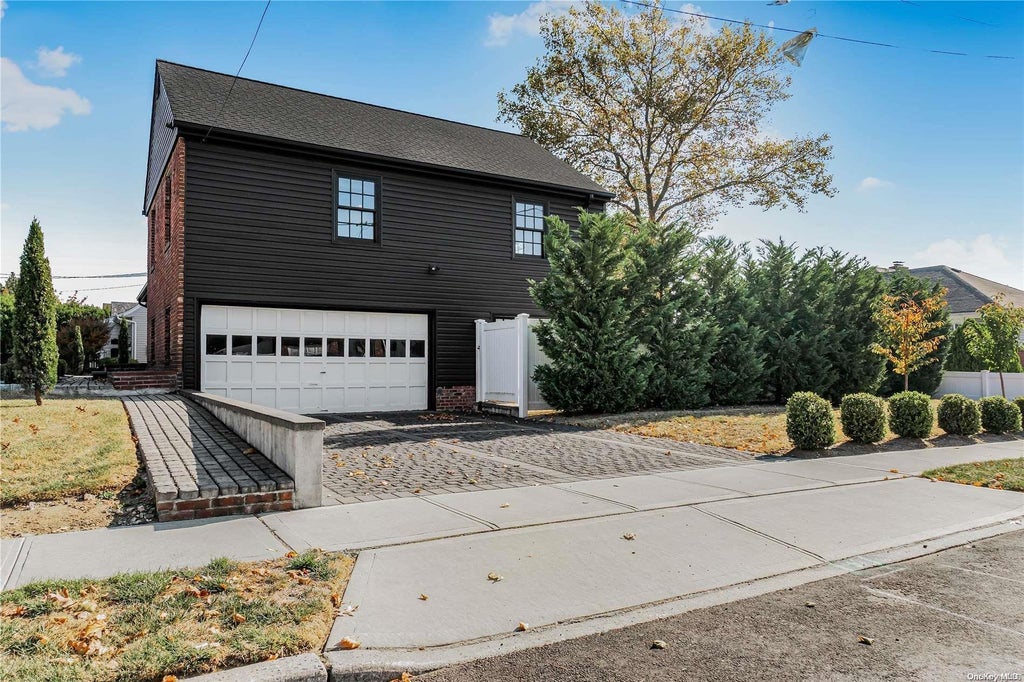 3 of 30 - 580 Edwards St., Baldwin, NY