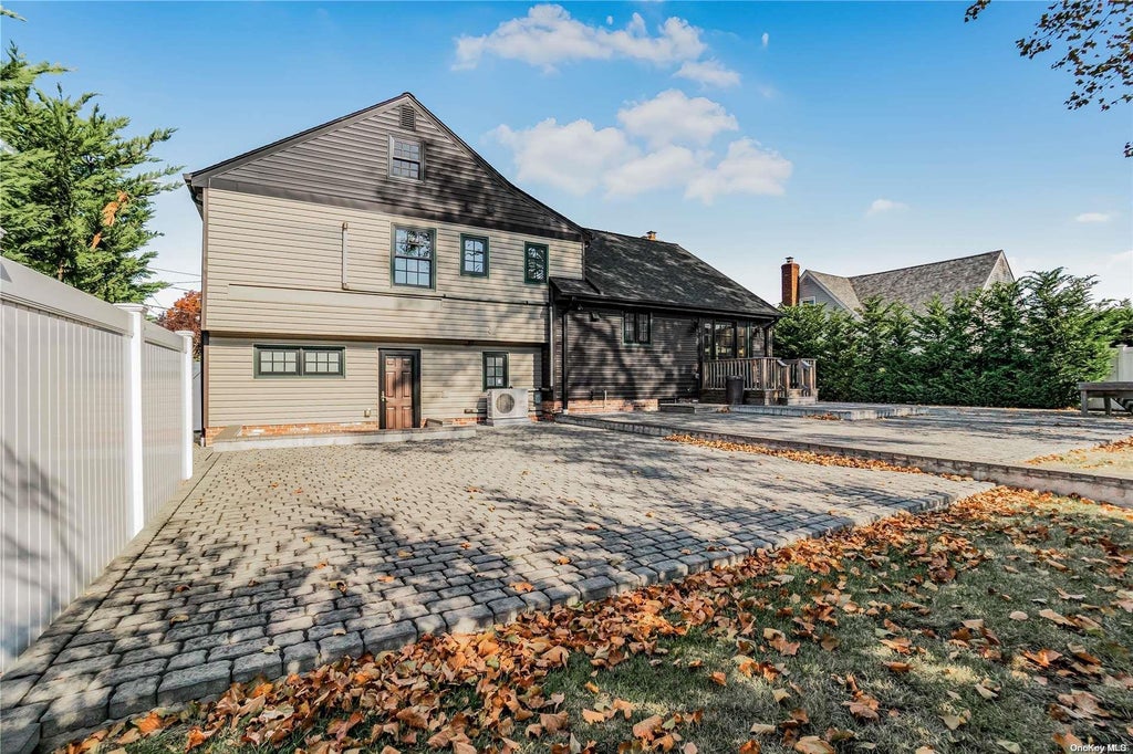 4 of 30 - 580 Edwards St., Baldwin, NY