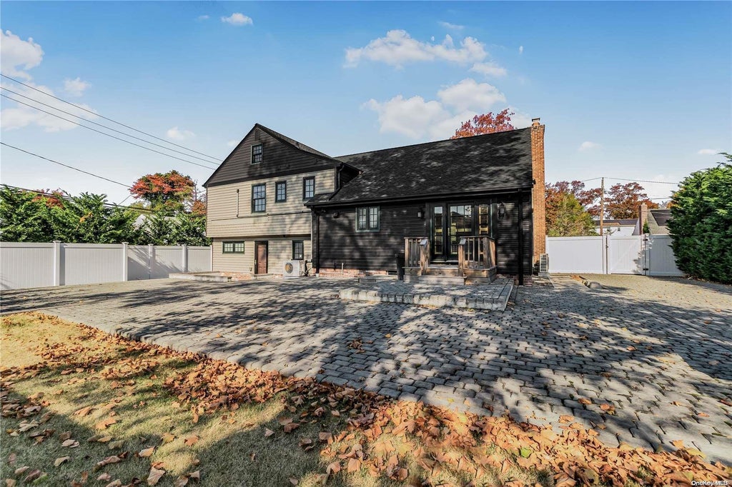 5 of 30 - 580 Edwards St., Baldwin, NY