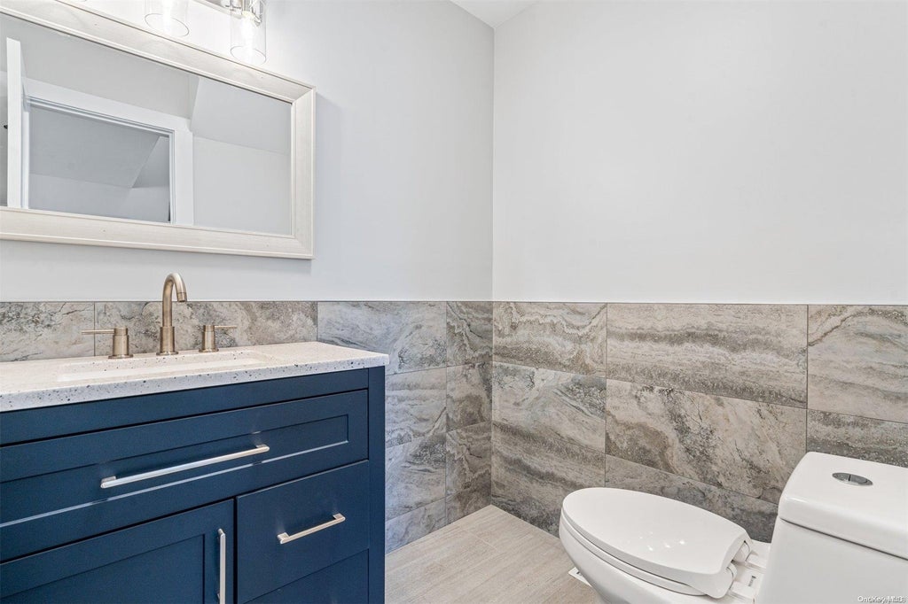 14 of 27 - 5 Waverly Road, Shirley, NY