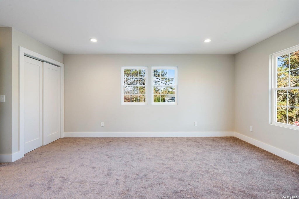 21 of 27 - 5 Waverly Road, Shirley, NY