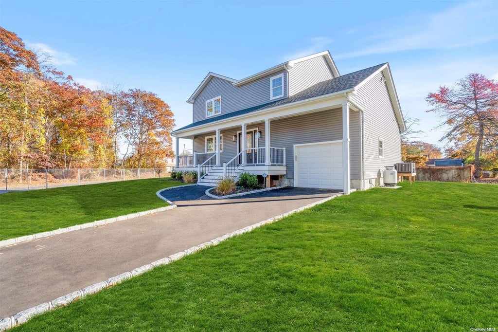3 of 27 - 5 Waverly Road, Shirley, NY