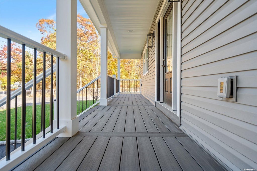 4 of 27 - 5 Waverly Road, Shirley, NY
