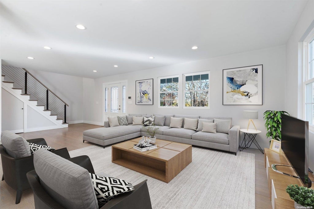 7 of 27 - 5 Waverly Road, Shirley, NY
