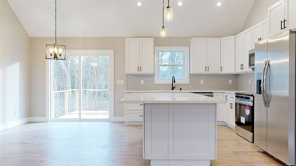 10 of 40 - 115 Brookfield Avenue, Center Moriches, NY