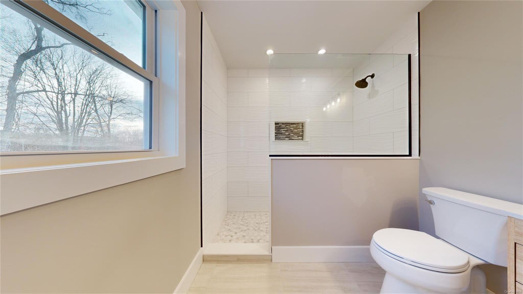25 of 40 - 115 Brookfield Avenue, Center Moriches, NY