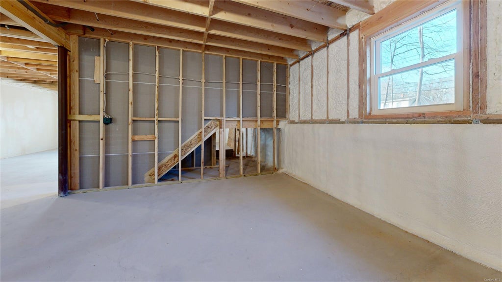 34 of 40 - 115 Brookfield Avenue, Center Moriches, NY