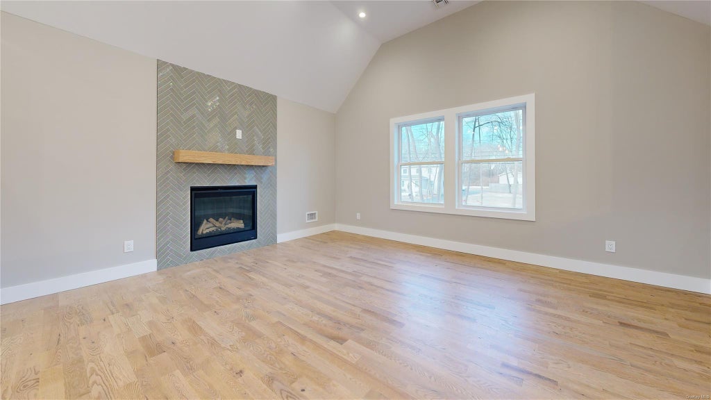 6 of 40 - 115 Brookfield Avenue, Center Moriches, NY