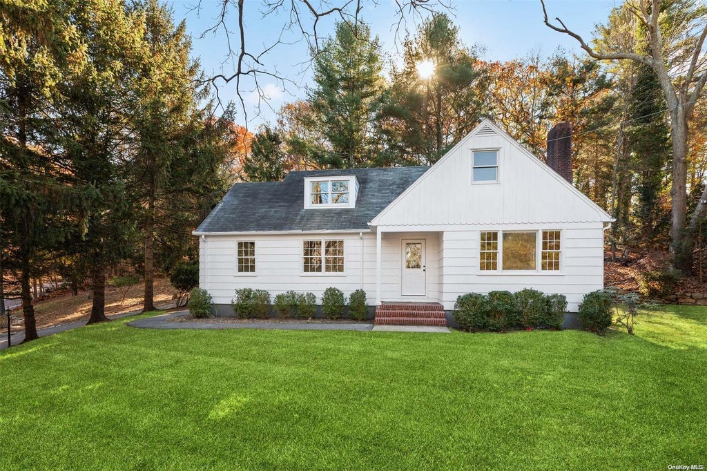 1 of 21 - 226 Landing Avenue, Smithtown, NY