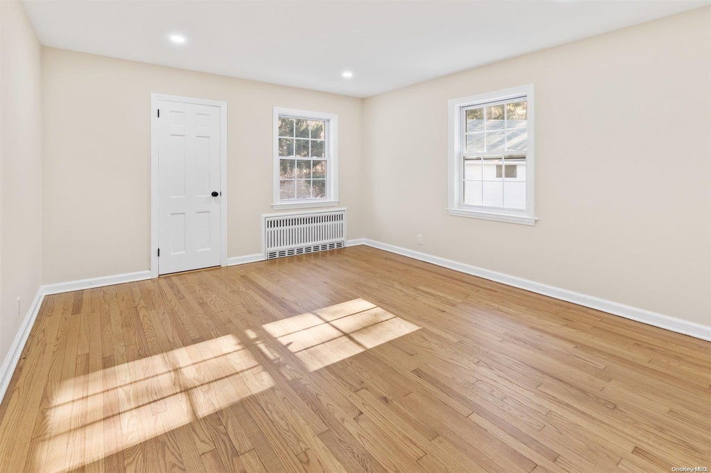15 of 21 - 226 Landing Avenue, Smithtown, NY
