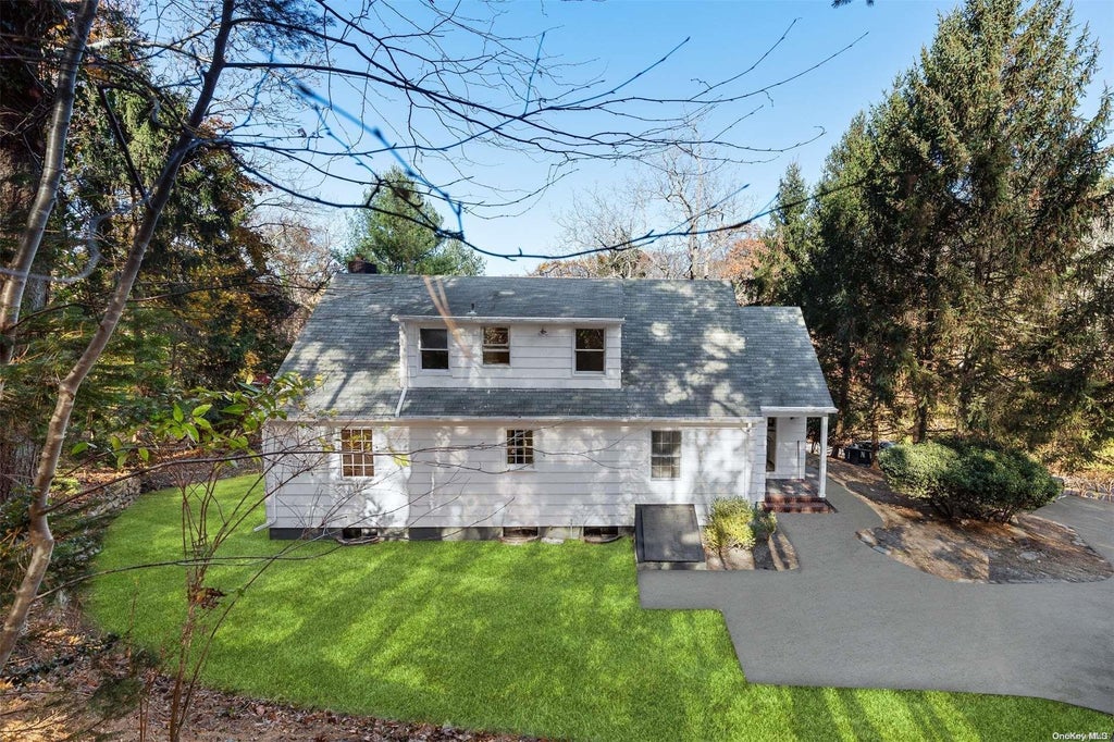 3 of 21 - 226 Landing Avenue, Smithtown, NY