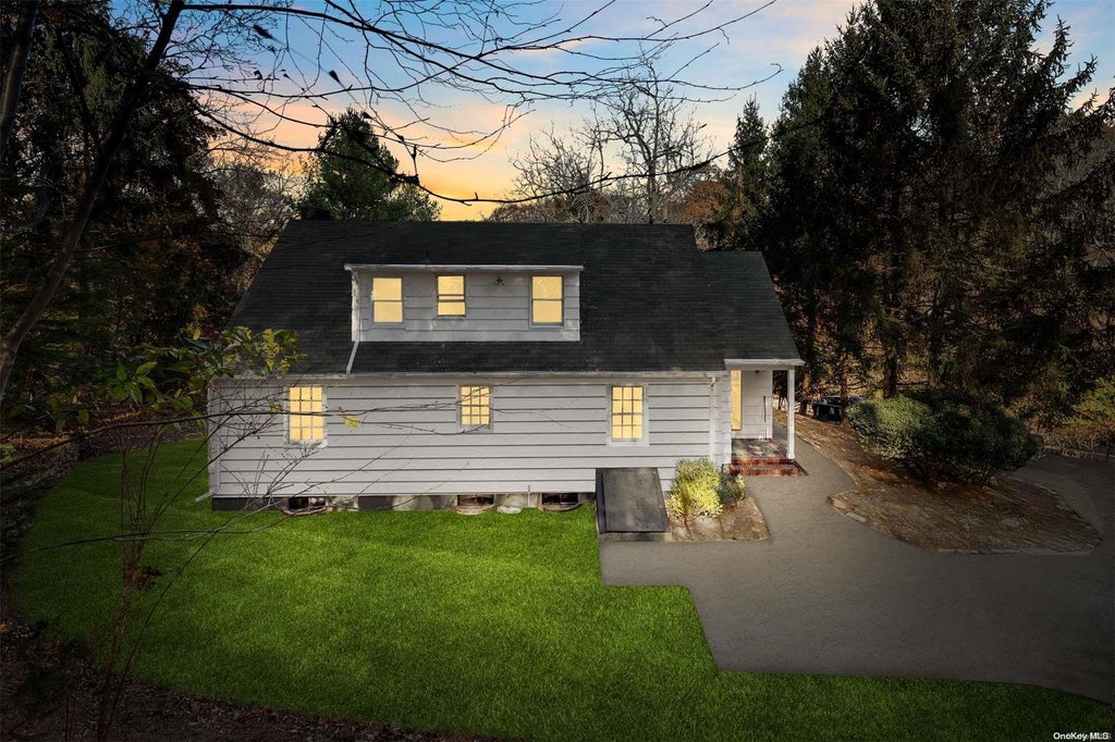 4 of 21 - 226 Landing Avenue, Smithtown, NY