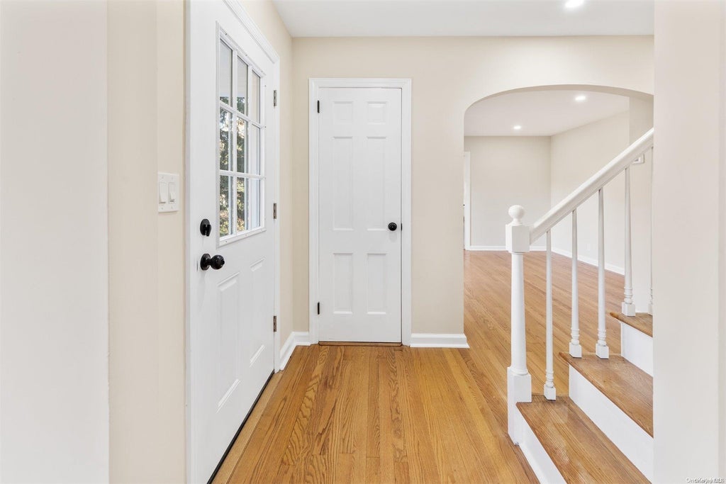 5 of 21 - 226 Landing Avenue, Smithtown, NY