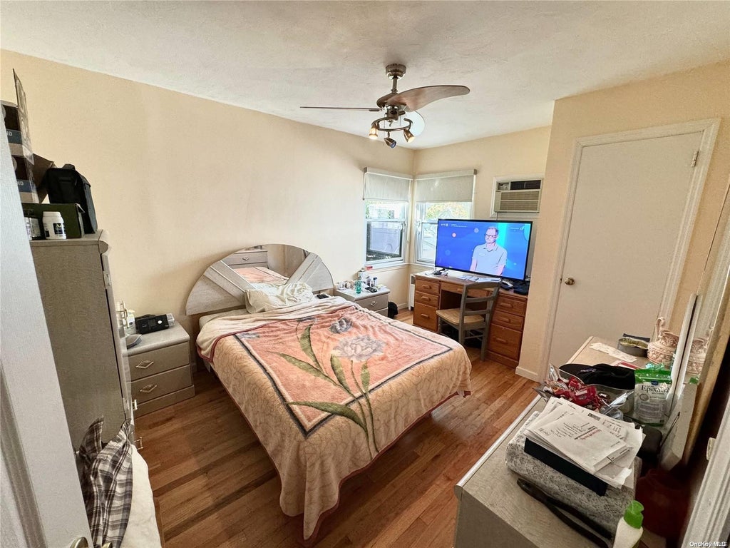 11 of 27 - 1635 Edro Court, East Meadow, NY