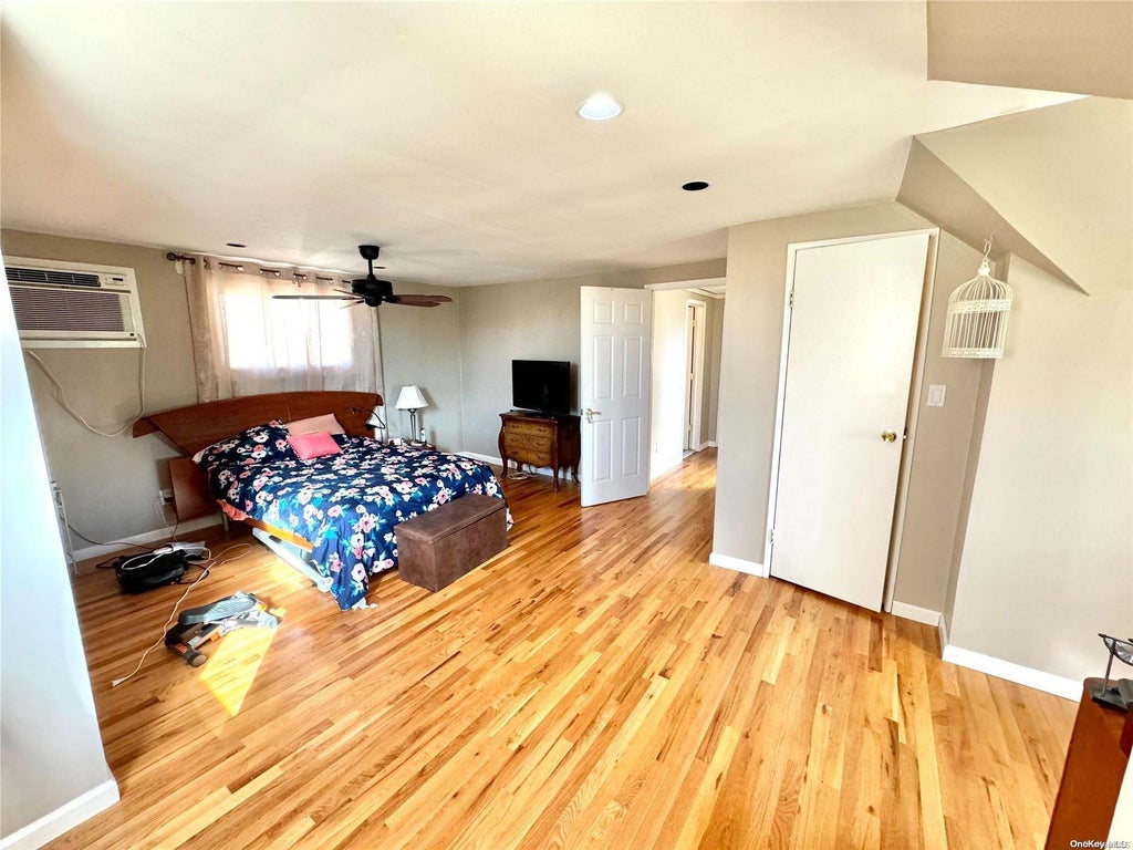 15 of 27 - 1635 Edro Court, East Meadow, NY