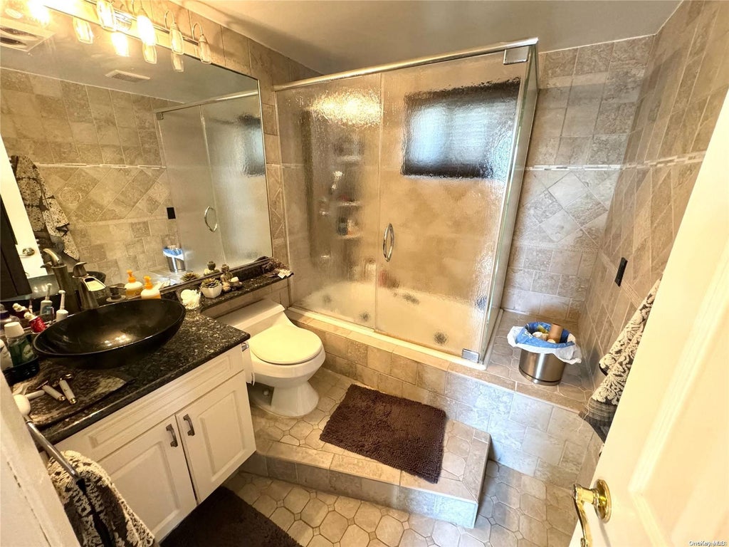 17 of 27 - 1635 Edro Court, East Meadow, NY