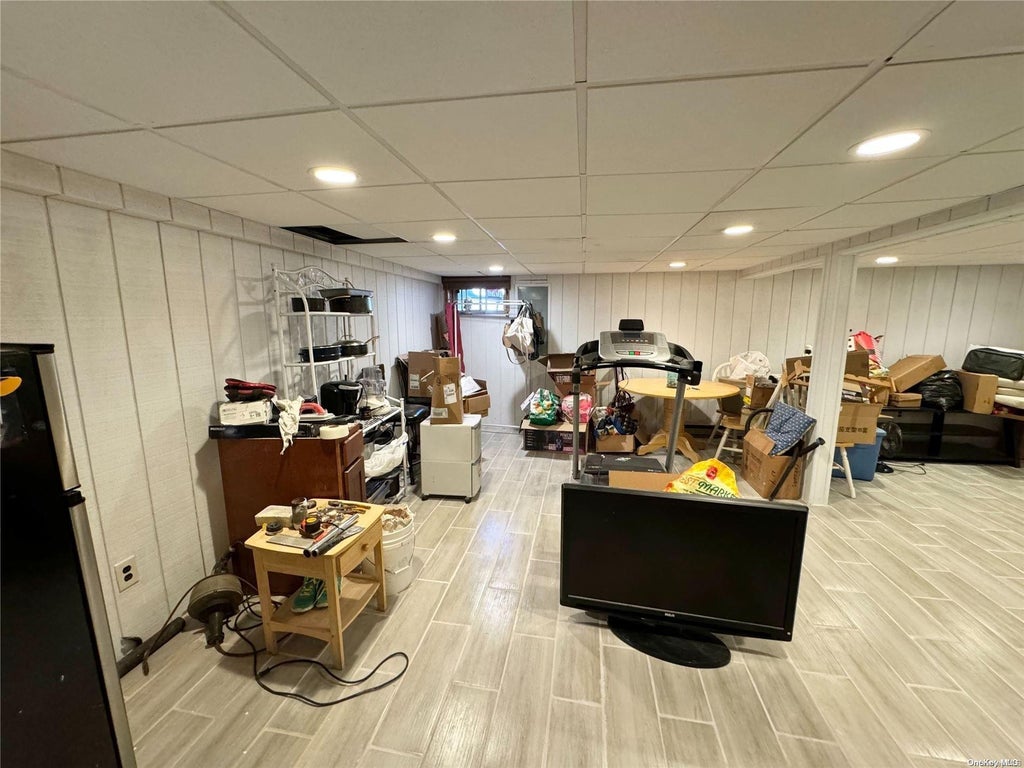 21 of 27 - 1635 Edro Court, East Meadow, NY