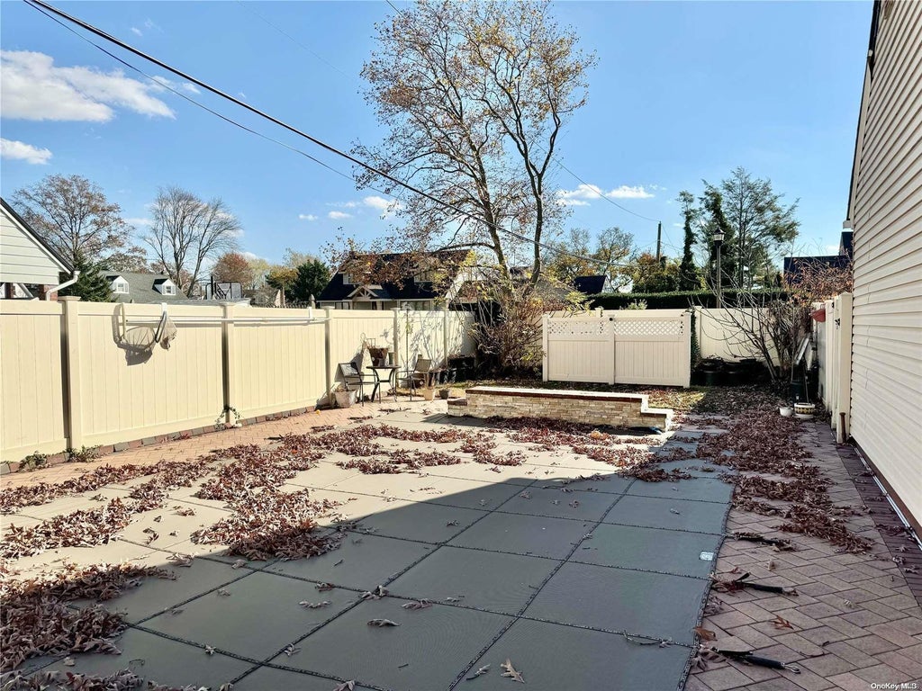 24 of 27 - 1635 Edro Court, East Meadow, NY