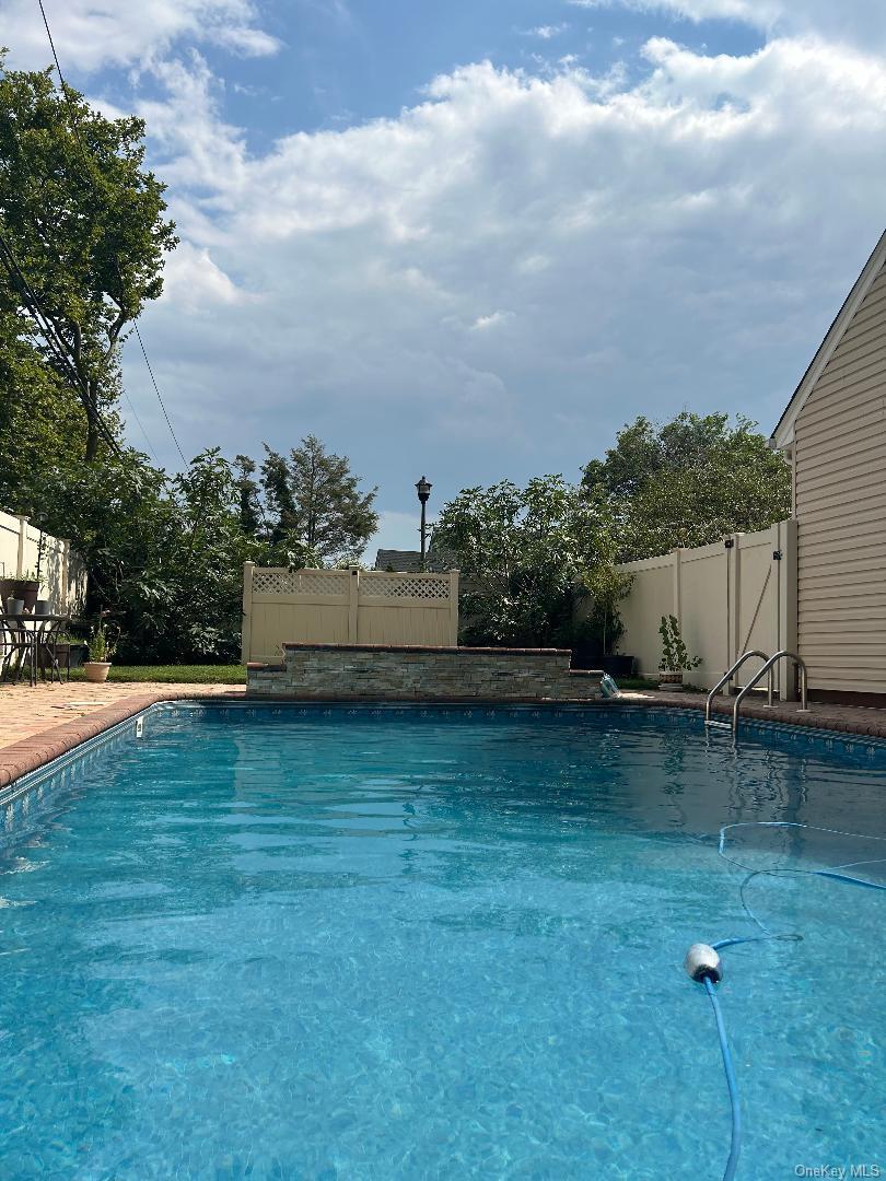 25 of 27 - 1635 Edro Court, East Meadow, NY