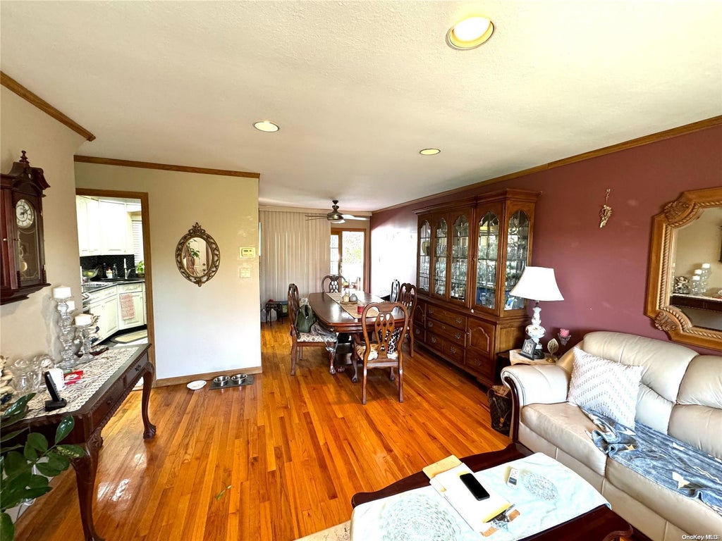 4 of 27 - 1635 Edro Court, East Meadow, NY