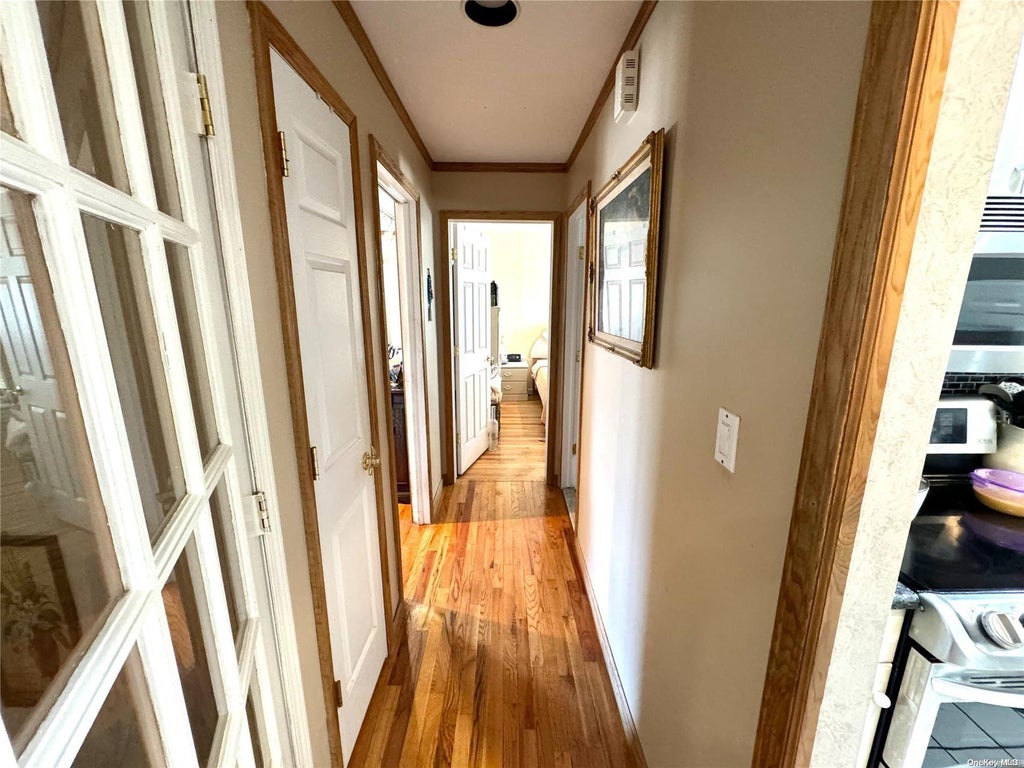 8 of 27 - 1635 Edro Court, East Meadow, NY