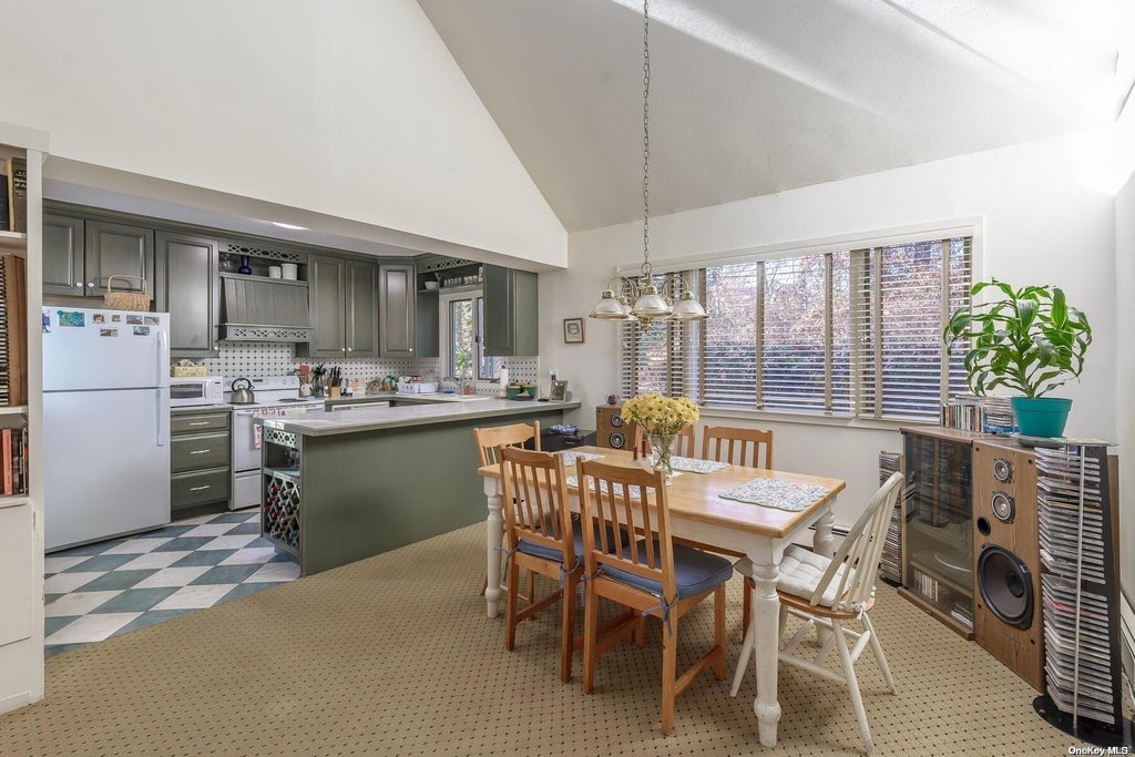 20 of 33 - 88 Jennings Road, Cold Spring Harbor, NY