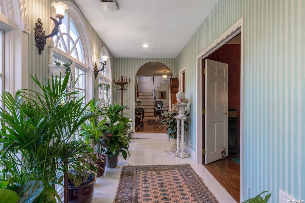 4 of 33 - 88 Jennings Road, Cold Spring Harbor, NY