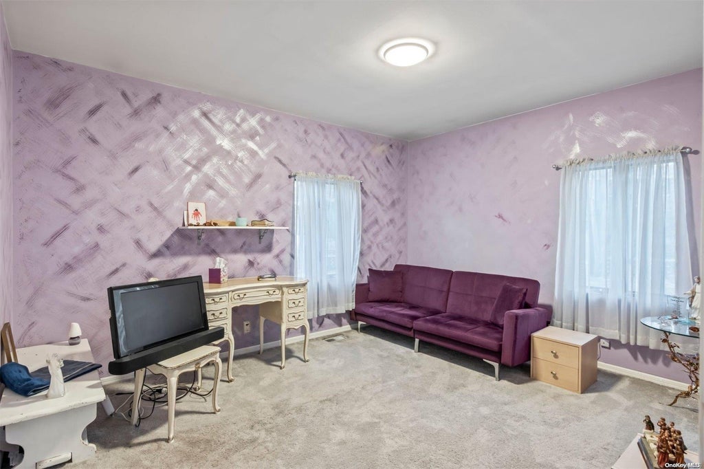 16 of 30 - 17 Overhill Road, Shoreham, NY