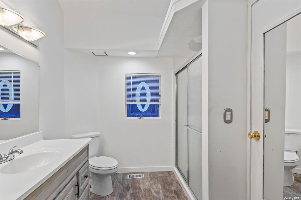 18 of 30 - 17 Overhill Road, Shoreham, NY