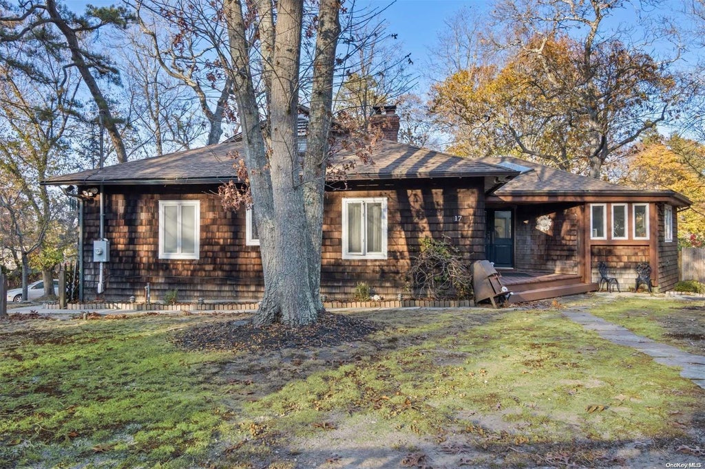 1 of 30 - 17 Overhill Road, Shoreham, NY