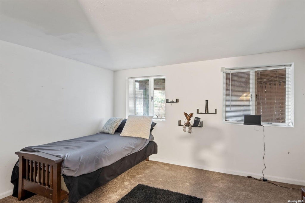 19 of 30 - 17 Overhill Road, Shoreham, NY