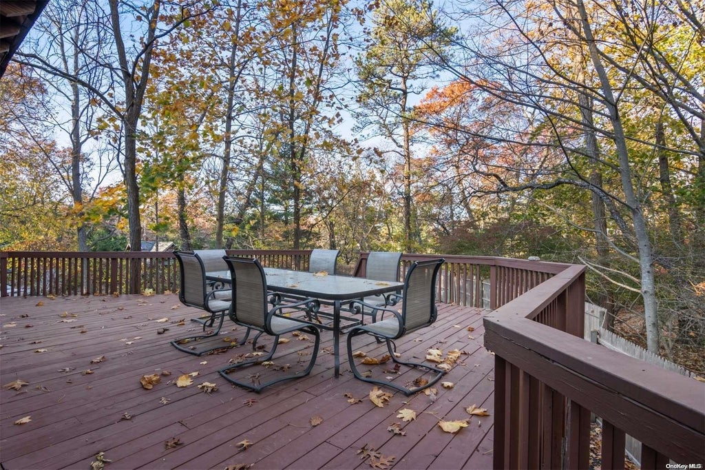23 of 30 - 17 Overhill Road, Shoreham, NY