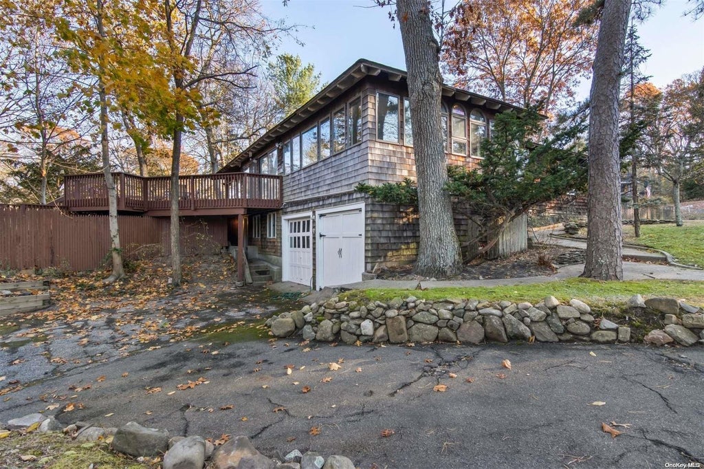 26 of 30 - 17 Overhill Road, Shoreham, NY
