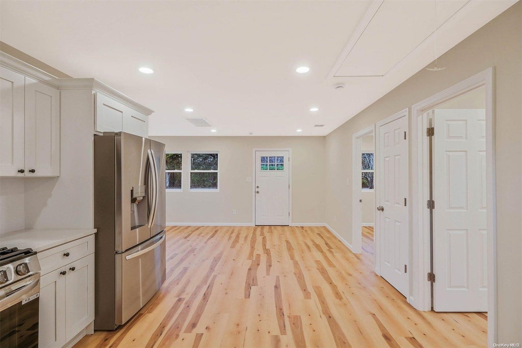 11 of 31 - 731 Montauk Highway, Oakdale, NY