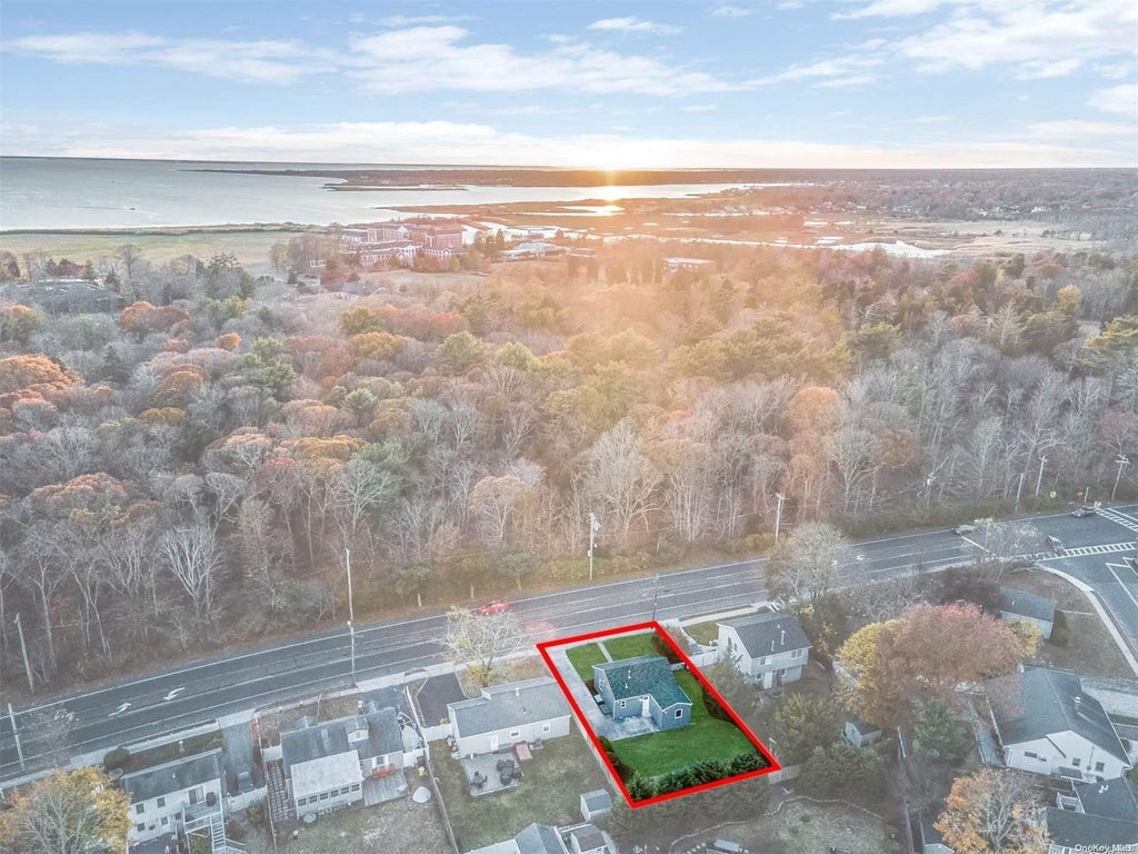 14 of 31 - 731 Montauk Highway, Oakdale, NY