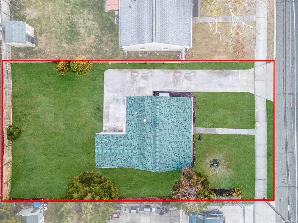 16 of 31 - 731 Montauk Highway, Oakdale, NY