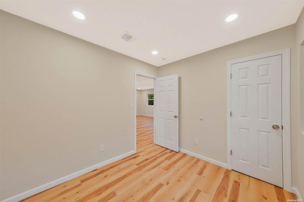26 of 31 - 731 Montauk Highway, Oakdale, NY