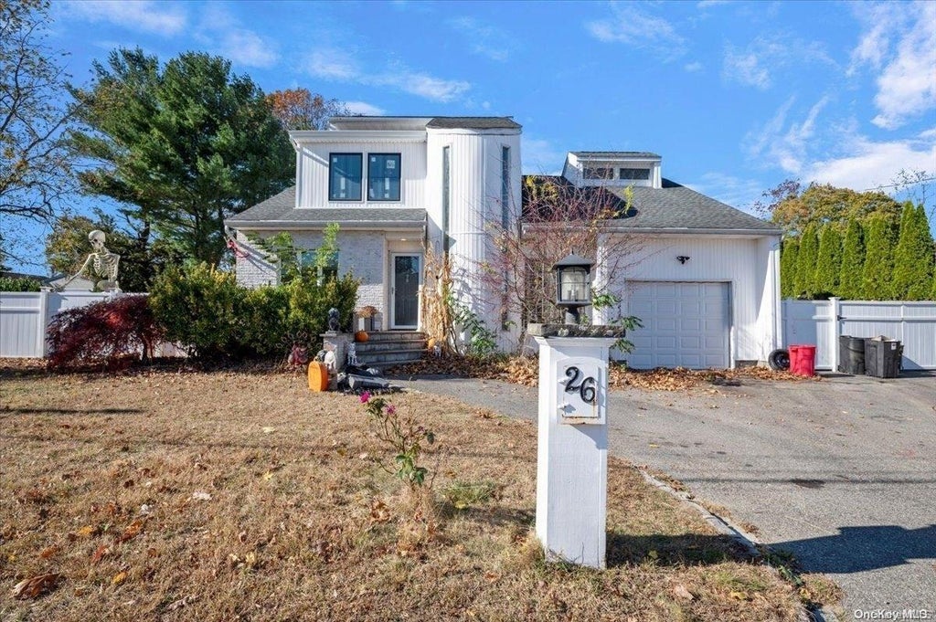 1 of 30 - 26 Cedar Road, Holbrook, NY