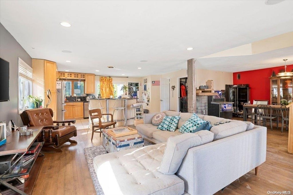 11 of 30 - 26 Cedar Road, Holbrook, NY