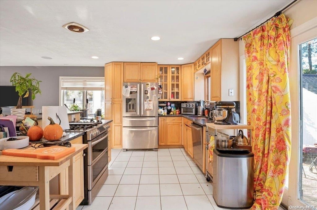 14 of 30 - 26 Cedar Road, Holbrook, NY