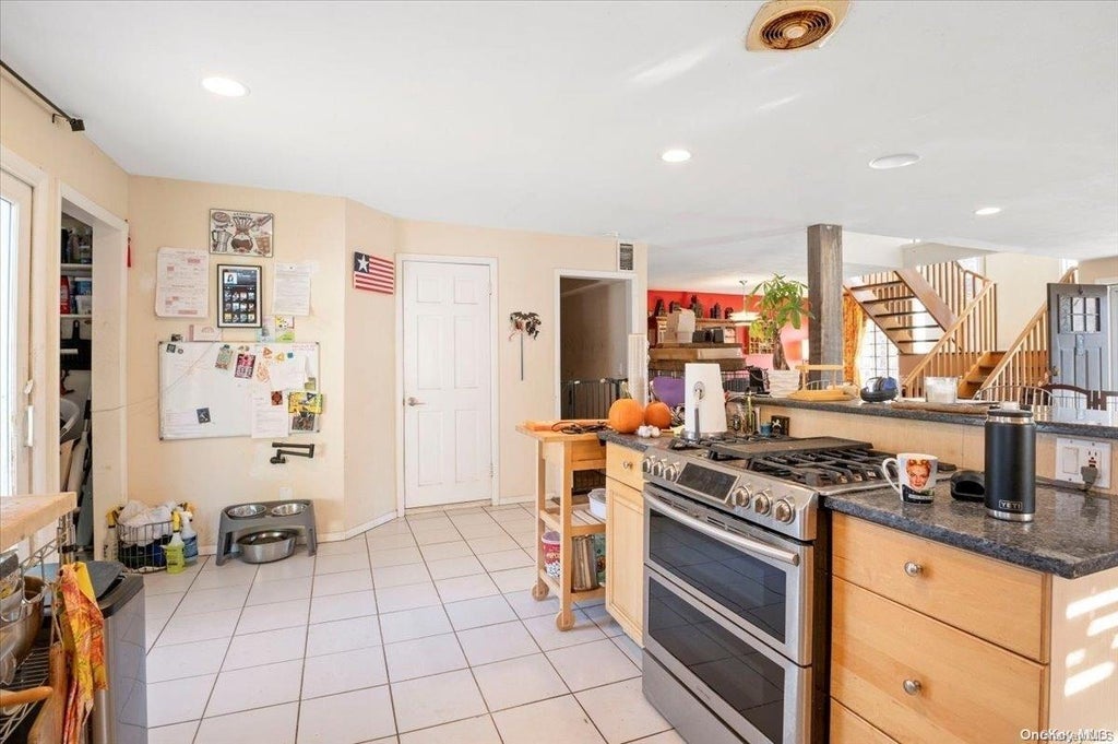 17 of 30 - 26 Cedar Road, Holbrook, NY
