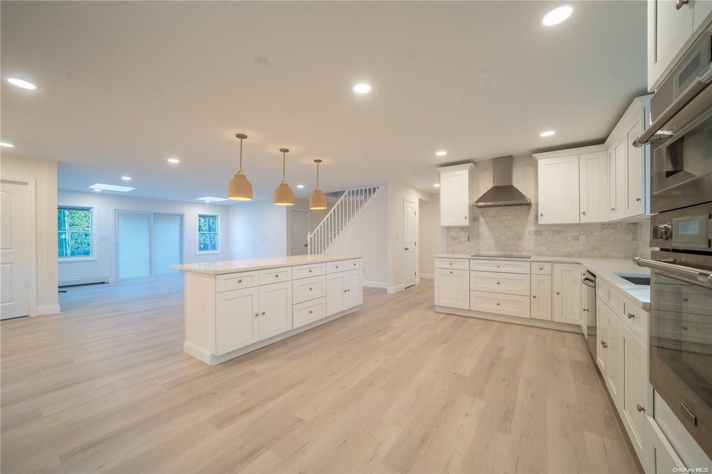 2 of 21 - 47 Kingfisher Road, Levittown, NY