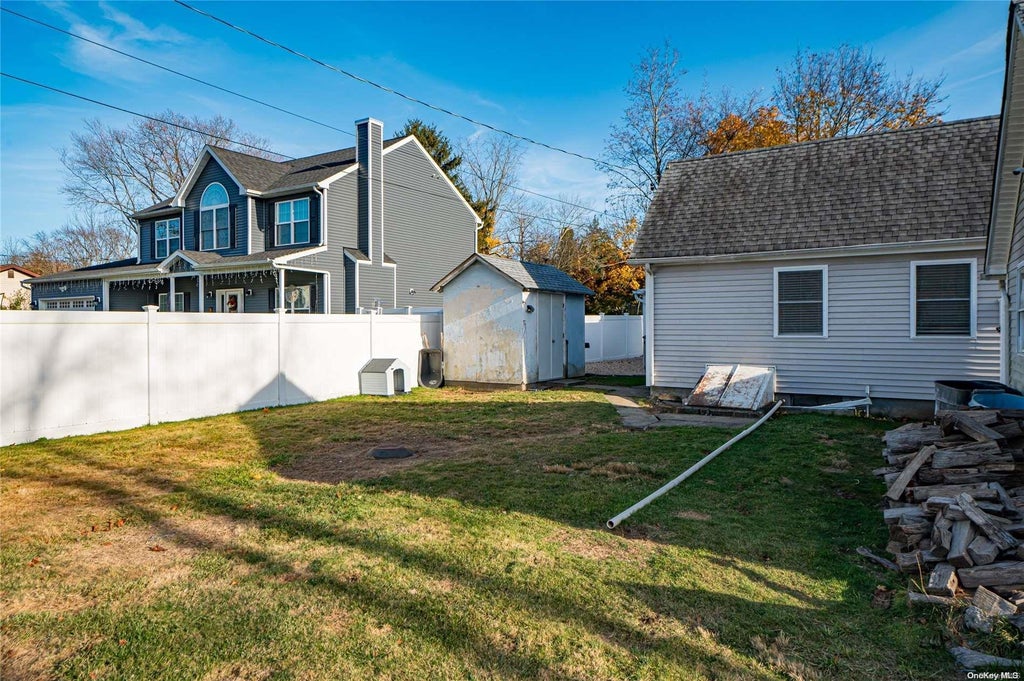 13 of 15 - 79 Hallock Avenue, Smithtown, NY